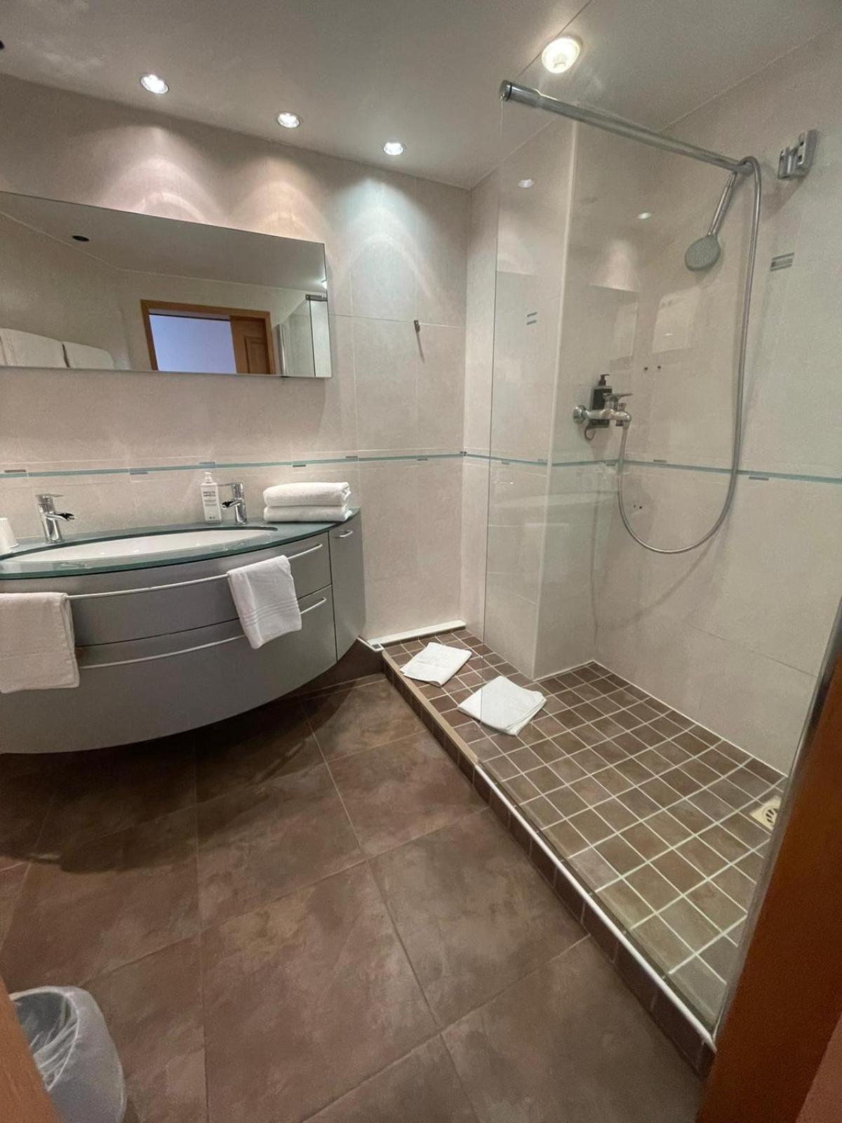 Ibis Styles Bethune Bruay La Buissiere Exteriör bild